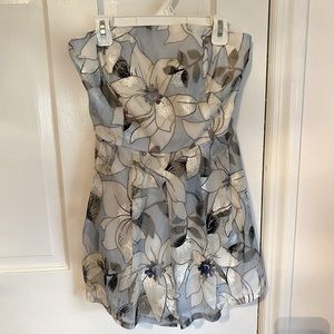 White and blue flower romper